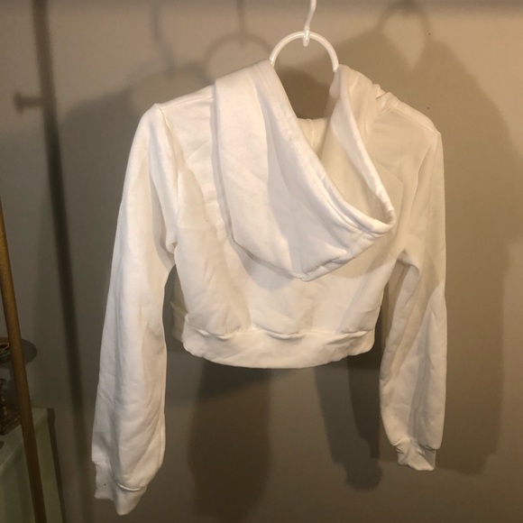 White Shein cropped sweatshirt - Picture 3 of 3